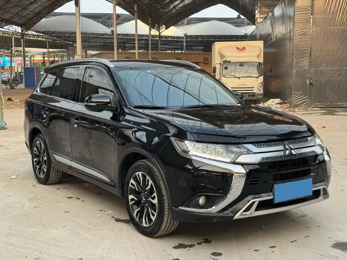 2020 Mitsubishi Outlander 2.0L 166HP L4 CVT,autocango,china used car exporter,china ev exporter,chinese used car exporter,chinese used ev exporter