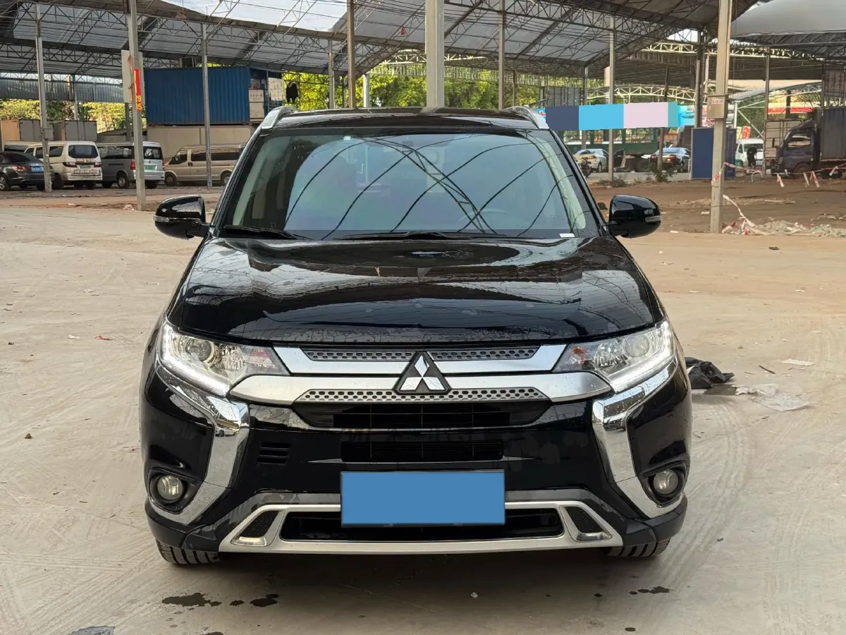 2020 Mitsubishi Outlander 2.0L 166HP L4 CVT,autocango,china used car exporter,china ev exporter,chinese used car exporter,chinese used ev exporter
