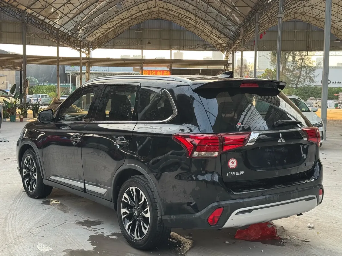 2020 Mitsubishi Outlander 2.0L 166HP L4 CVT,autocango,china used car exporter,china ev exporter,chinese used car exporter,chinese used ev exporter