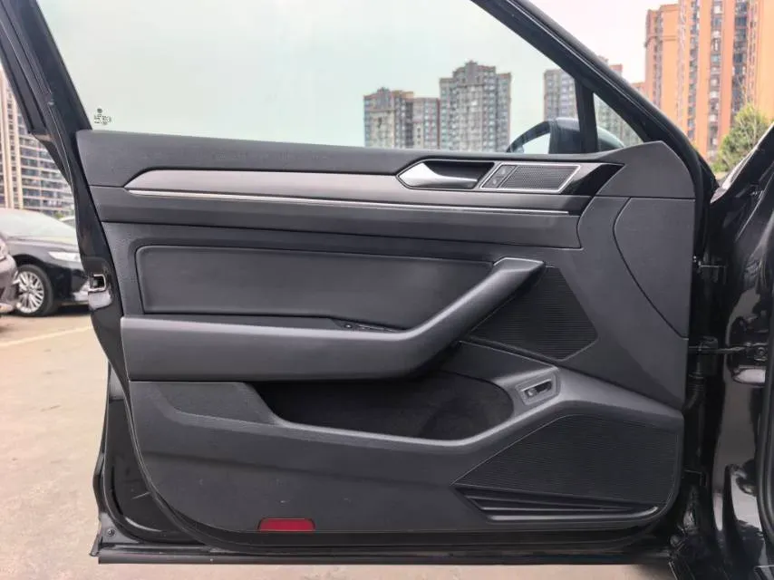 2020 Volkswagen Magotan 2.0T 186HP L4 7DCT,autocango,china used car exporter,china ev exporter,chinese used car exporter,chinese used ev exporter