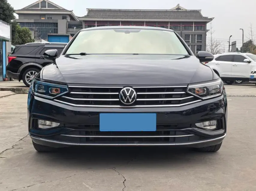 2020 Volkswagen Magotan 2.0T 186HP L4 7DCT,autocango,china used car exporter,china ev exporter,chinese used car exporter,chinese used ev exporter