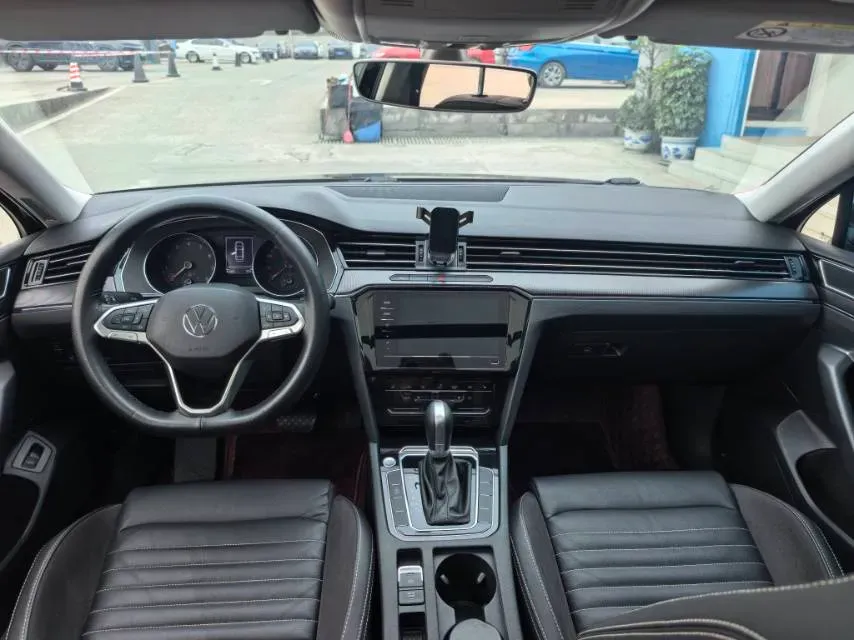 2020 Volkswagen Magotan 2.0T 186HP L4 7DCT,autocango,china used car exporter,china ev exporter,chinese used car exporter,chinese used ev exporter