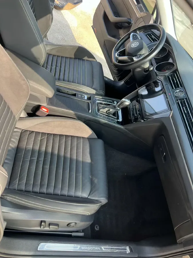 2020 Volkswagen Magotan 2.0T 186HP L4 7DCT,autocango,china used car exporter,china ev exporter,chinese used car exporter,chinese used ev exporter