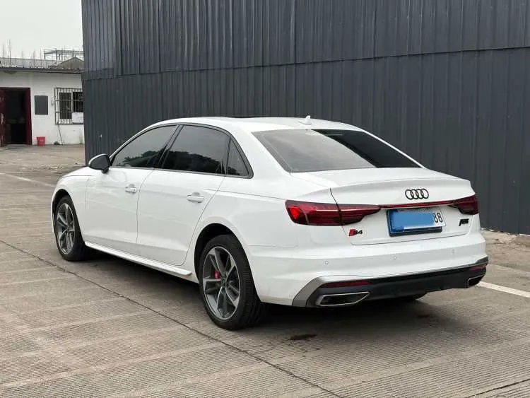 2022 Audi A4L 2.0T 190HP L4 7DCT,autocango,china used car exporter,china ev exporter,chinese used car exporter,chinese used ev exporter