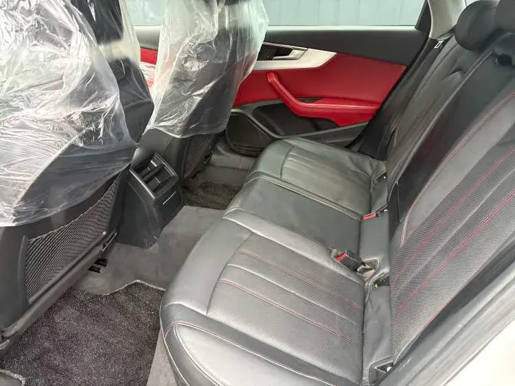 2022 Audi A4L 2.0T 190HP L4 7DCT,autocango,china used car exporter,china ev exporter,chinese used car exporter,chinese used ev exporter