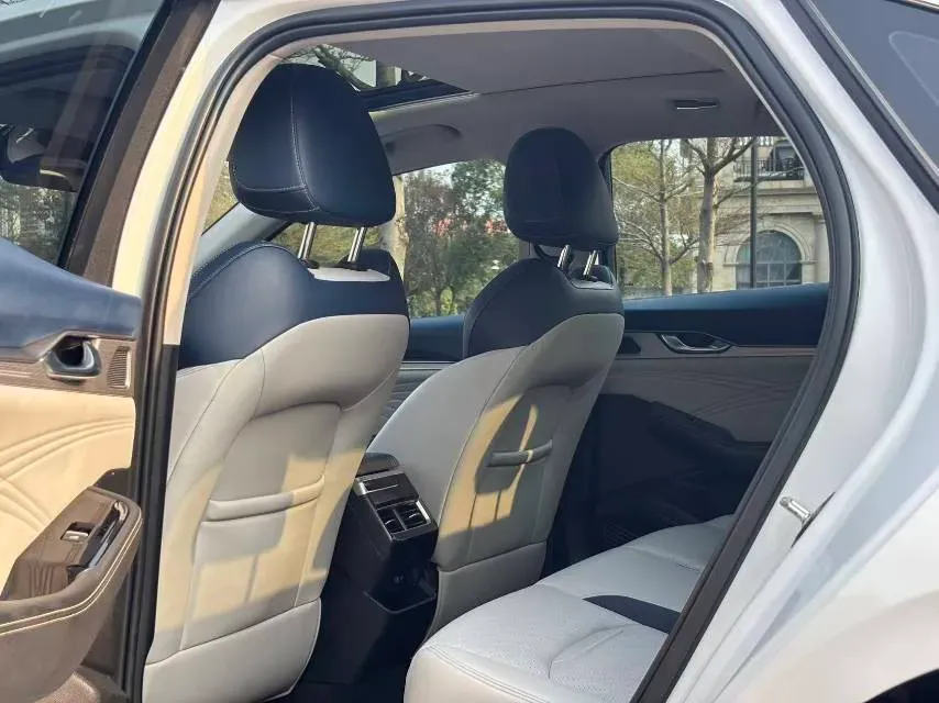 2021 Geely Preface 2.0T 190HP L4 7DCT,autocango,china used car exporter,china ev exporter,chinese used car exporter,chinese used ev exporter