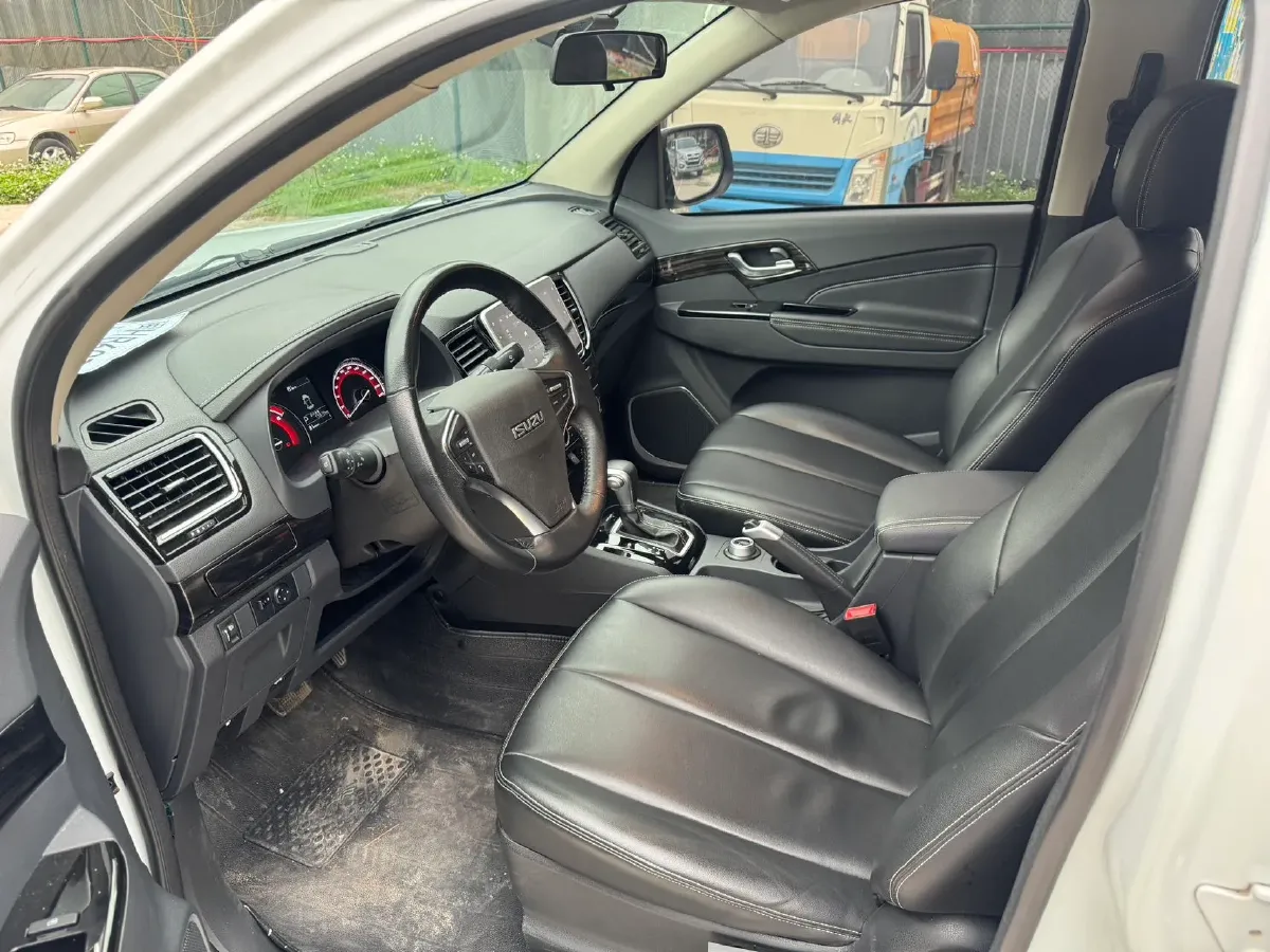 2020 Isuzu LingTuo 2.5T 150HP L4 6AT,autocango,china used car exporter,china ev exporter,chinese used car exporter,chinese used ev exporter