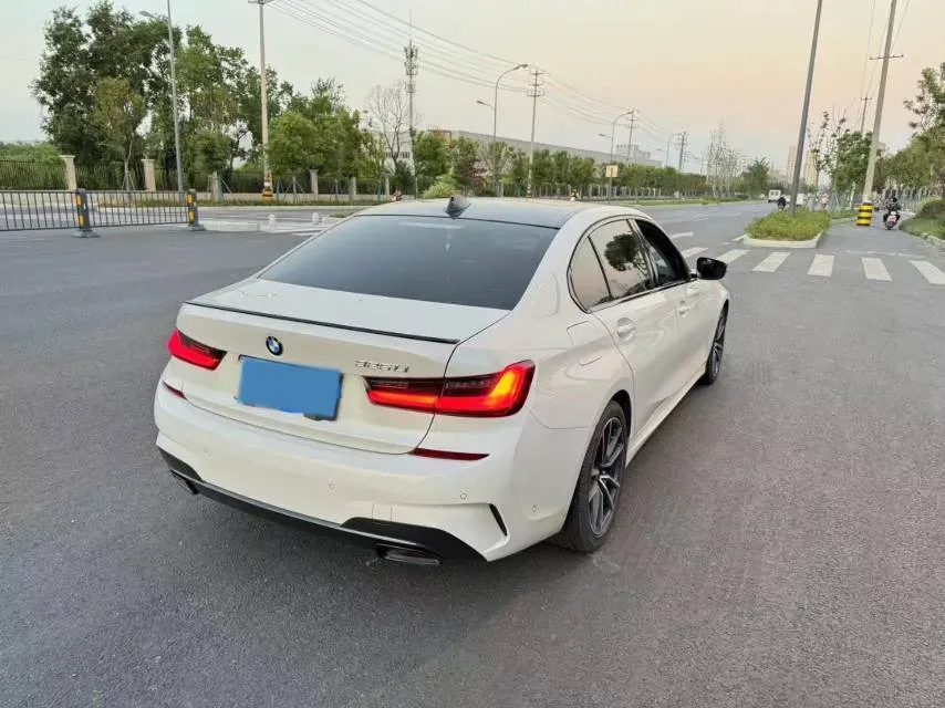 2022 BMW 3 Series 2.0T 184HP L4 8AT,autocango,china used car exporter,china ev exporter,chinese used car exporter,chinese used ev exporter