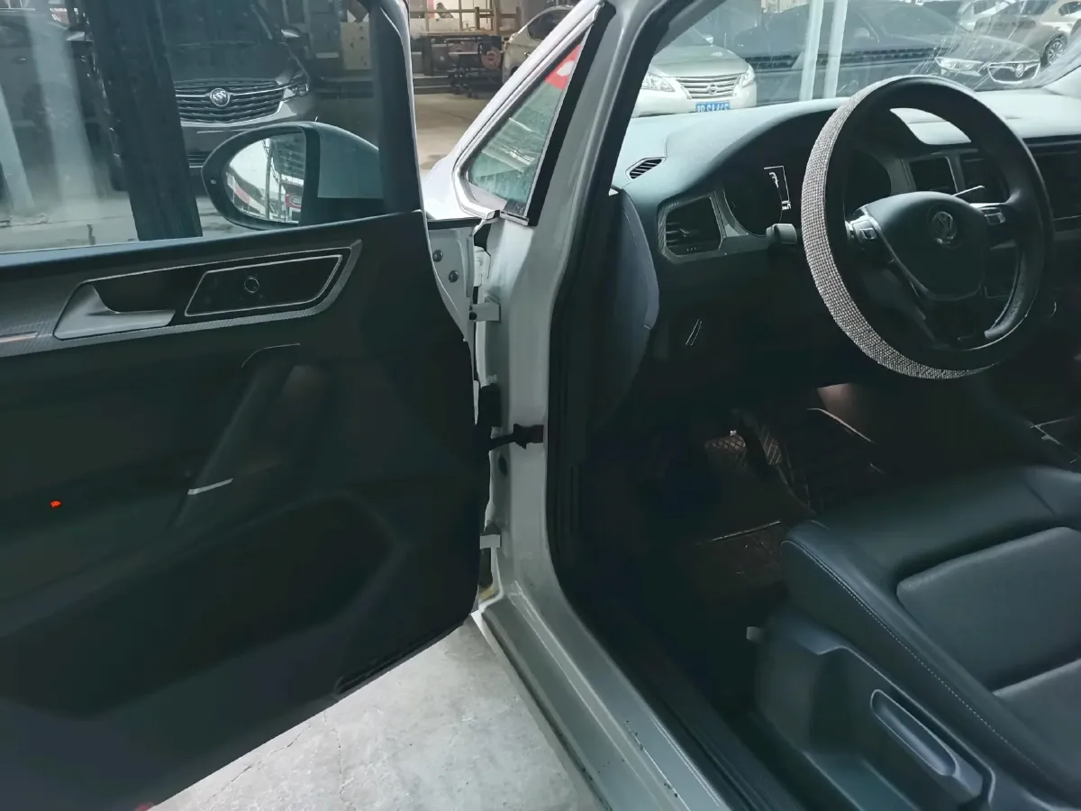 2020 Volkswagen Golf Sportsvan 1.4T 150HP L4 7DCT,autocango,china used car exporter,china ev exporter,chinese used car exporter,chinese used ev exporter