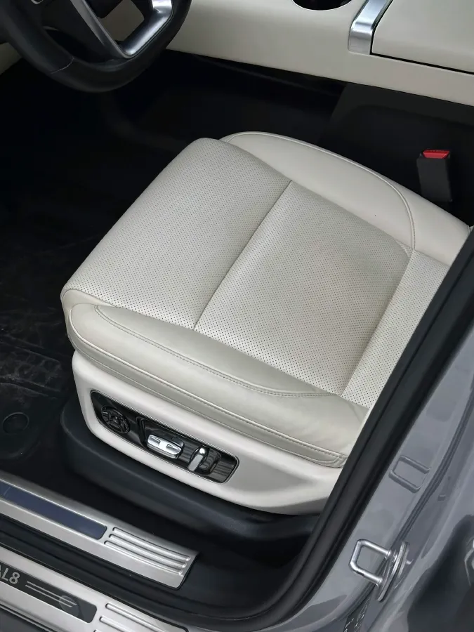 2023 Li L8 Range Extended 154HP REEV 40.9KWH,autocango,china used car exporter,china ev exporter,chinese used car exporter,chinese used ev exporter