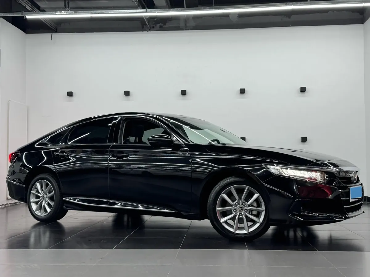 2022 Honda Accord 1.5T 194HP L4 CVT,autocango,china used car exporter,china ev exporter,chinese used car exporter,chinese used ev exporter