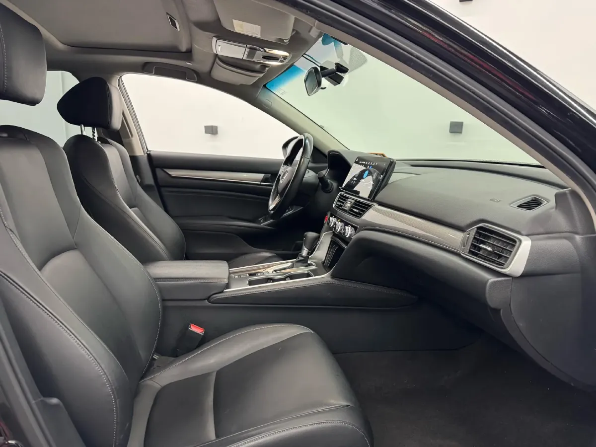 2022 Honda Accord 1.5T 194HP L4 CVT,autocango,china used car exporter,china ev exporter,chinese used car exporter,chinese used ev exporter