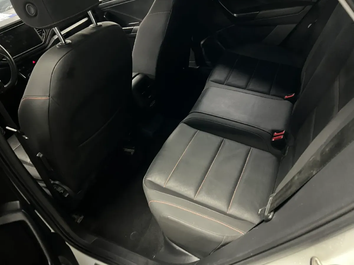 2021 Volkswagen T-Roc 1.4T 150HP L4 7DCT,autocango,china used car exporter,china ev exporter,chinese used car exporter,chinese used ev exporter