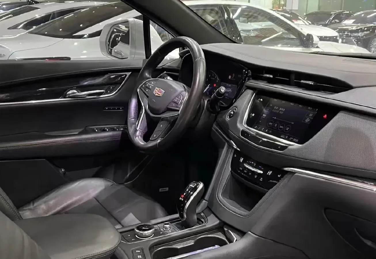 2021 Cadillac XT5 2.0T 237HP L4 9AT,autocango,china used car exporter,china ev exporter,chinese used car exporter,chinese used ev exporter