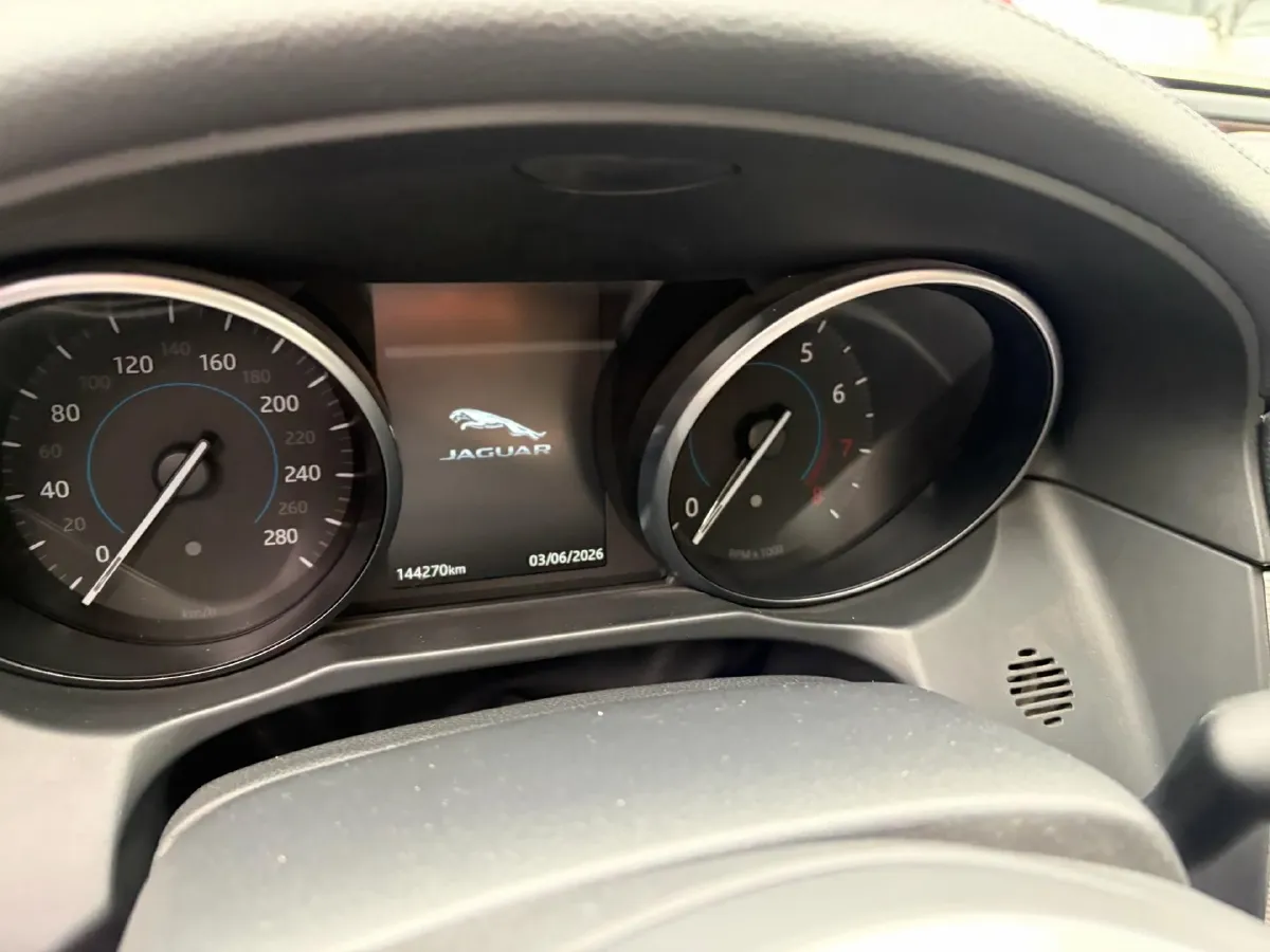 2020 Jaguar XFL 2.0T 200HP L4 8AT,autocango,china used car exporter,china ev exporter,chinese used car exporter,chinese used ev exporter