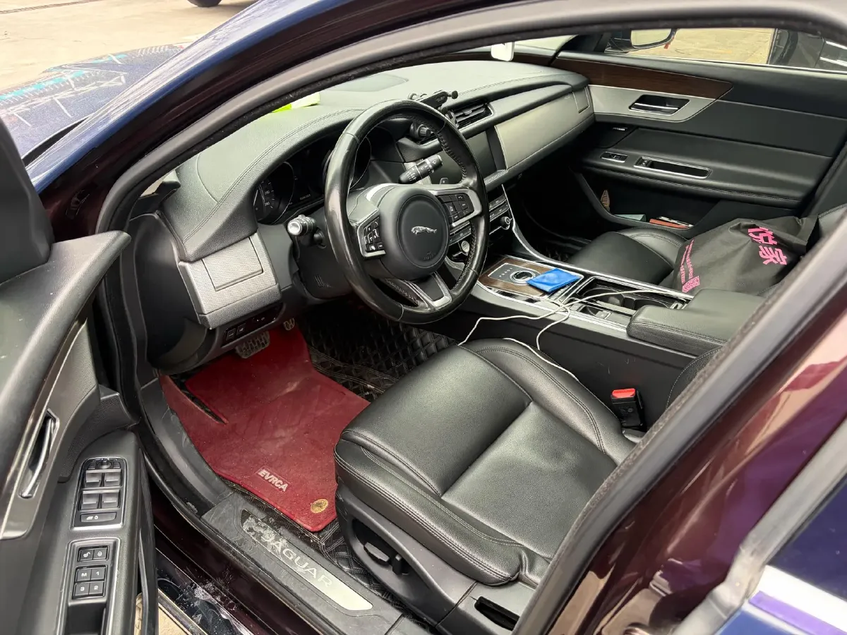 2020 Jaguar XFL 2.0T 200HP L4 8AT,autocango,china used car exporter,china ev exporter,chinese used car exporter,chinese used ev exporter