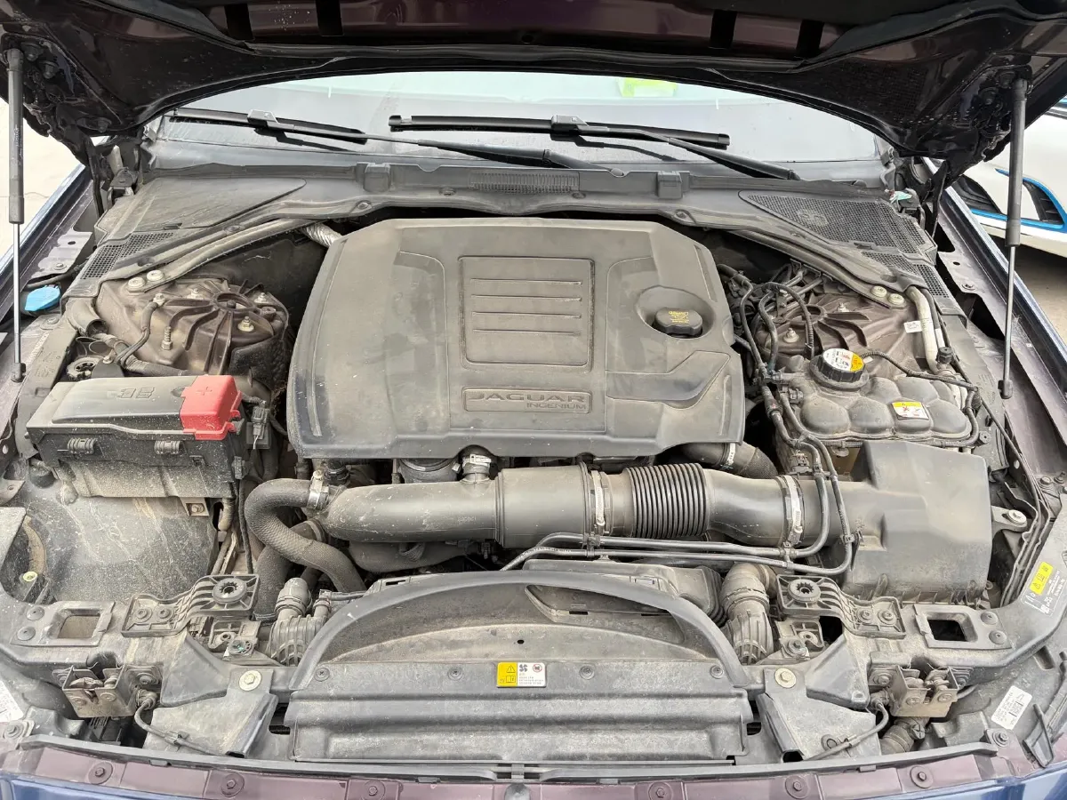 2020 Jaguar XFL 2.0T 200HP L4 8AT,autocango,china used car exporter,china ev exporter,chinese used car exporter,chinese used ev exporter