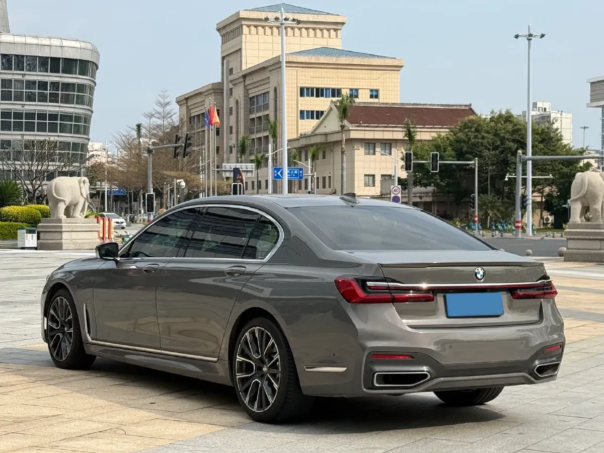 2021 BMW 7 Series 3.0T 340HP L6 8AT,autocango,china used car exporter,china ev exporter,chinese used car exporter,chinese used ev exporter