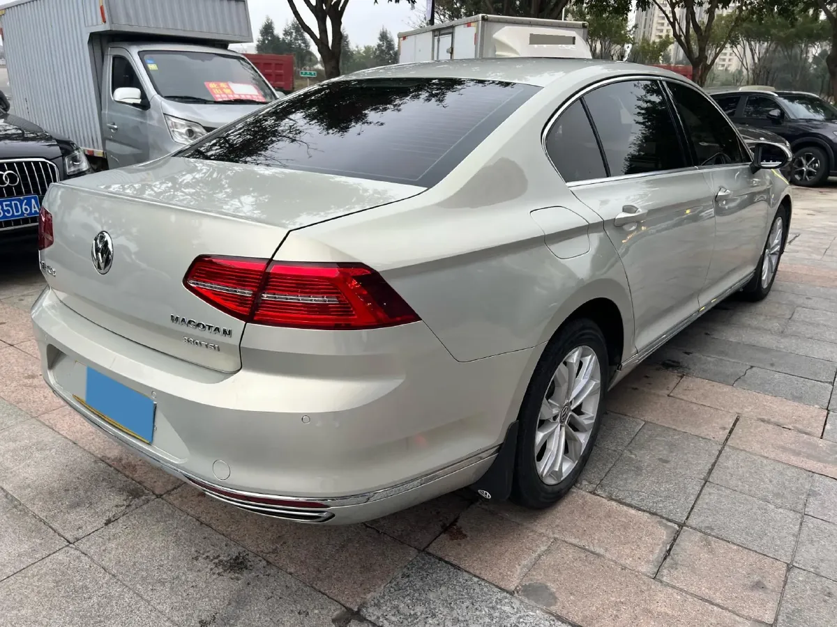 2018 Volkswagen Magotan 1.8T 180HP L4 7DCT,autocango,china used car exporter,china ev exporter,chinese used car exporter,chinese used ev exporter