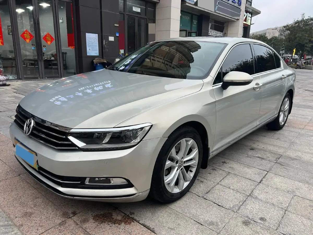 2018 Volkswagen Magotan 1.8T 180HP L4 7DCT,autocango,china used car exporter,china ev exporter,chinese used car exporter,chinese used ev exporter
