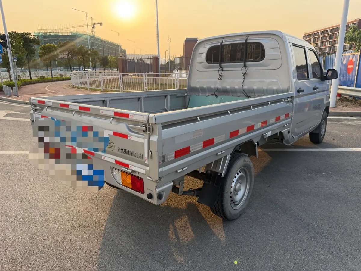 2023 WuLing RongGuang New Truck 1.5L 102HP L4 5MT,autocango,china used car exporter,china ev exporter,chinese used car exporter,chinese used ev exporter