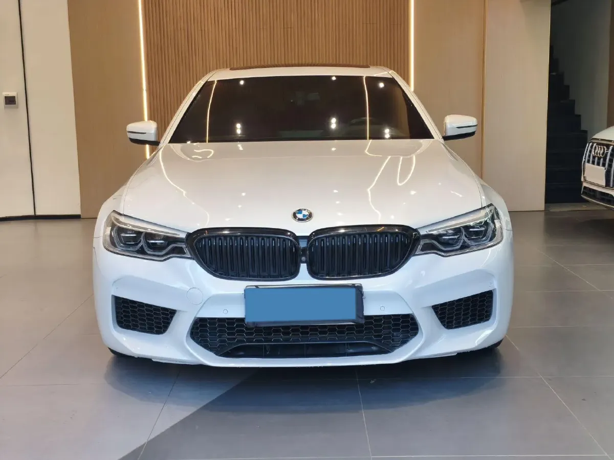 2020 BMW 5 Series 2.0T 252HP L4 8AT,autocango,china used car exporter,china ev exporter,chinese used car exporter,chinese used ev exporter