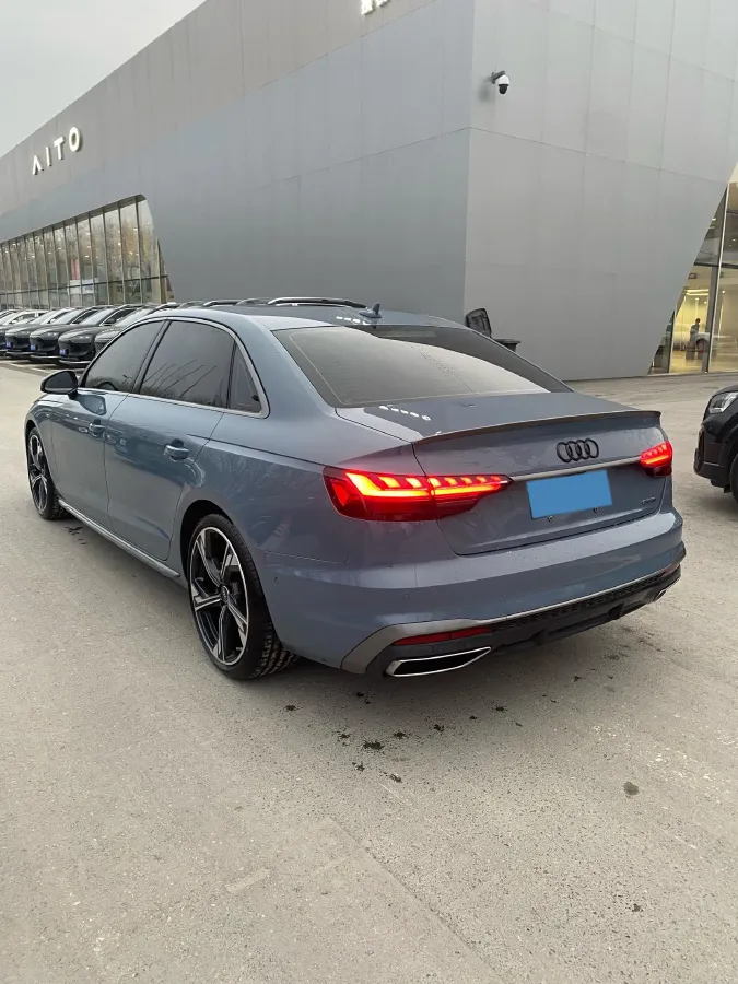 2022 Audi A4L 2.0T 190HP L4 7DCT,autocango,china used car exporter,china ev exporter,chinese used car exporter,chinese used ev exporter