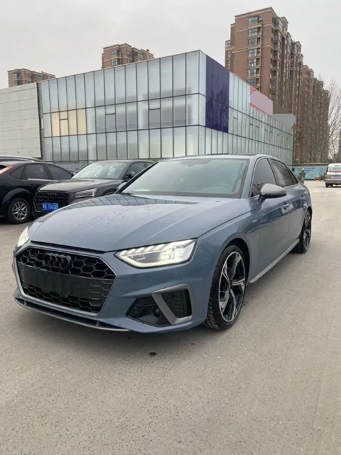 2022 Audi A4L 2.0T 190HP L4 7DCT,autocango,china used car exporter,china ev exporter,chinese used car exporter,chinese used ev exporter