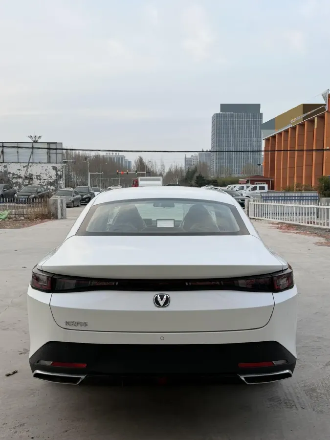 2024 ChangAn Eado 1.5T 170HP L4 7DCT,autocango,china used car exporter,china ev exporter,chinese used car exporter,chinese used ev exporter