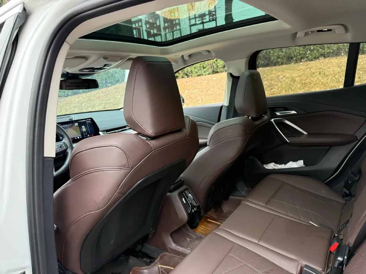 2024 BMW X2 2.0T 204HP L4 7DCT,autocango,china used car exporter,china ev exporter,chinese used car exporter,chinese used ev exporter