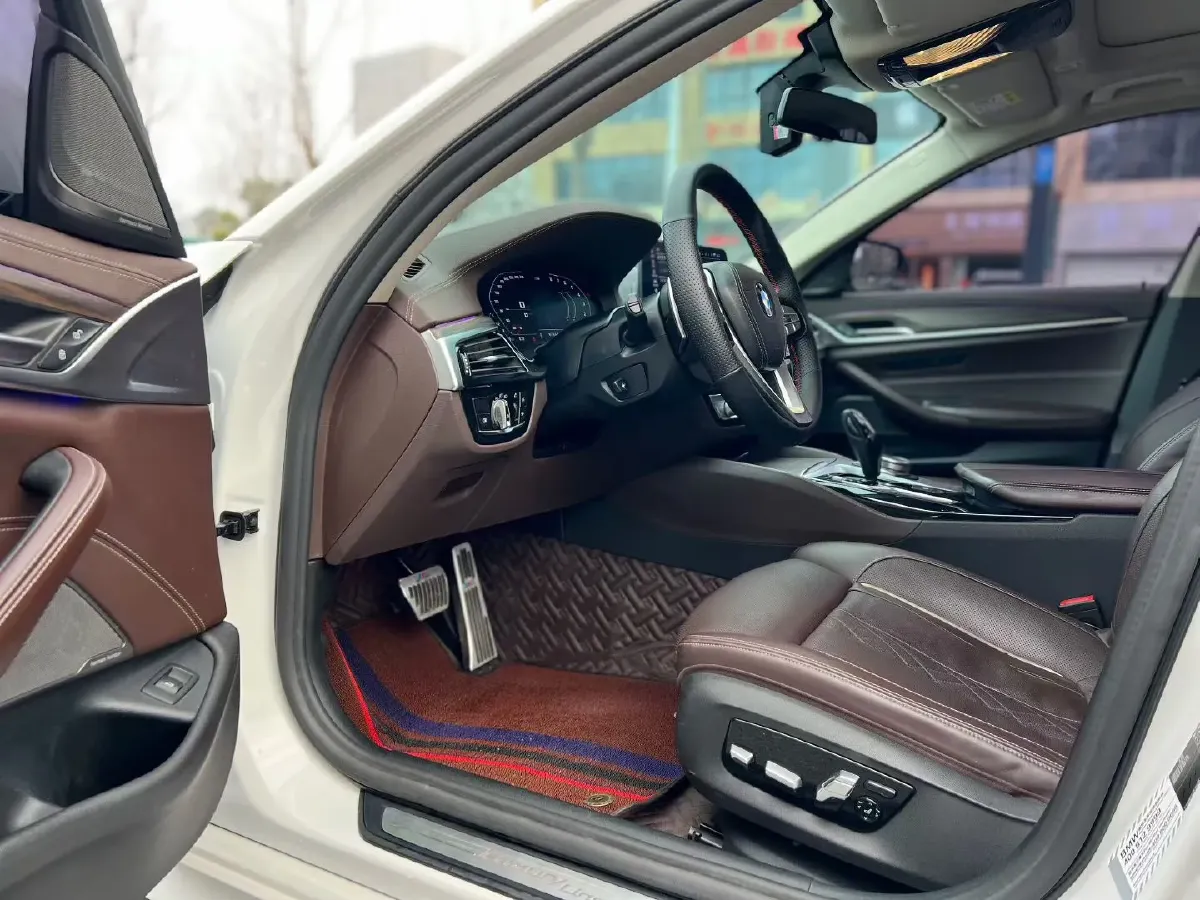 2020 BMW 5 Series 2.0T 252HP L4 8AT,autocango,china used car exporter,china ev exporter,chinese used car exporter,chinese used ev exporter