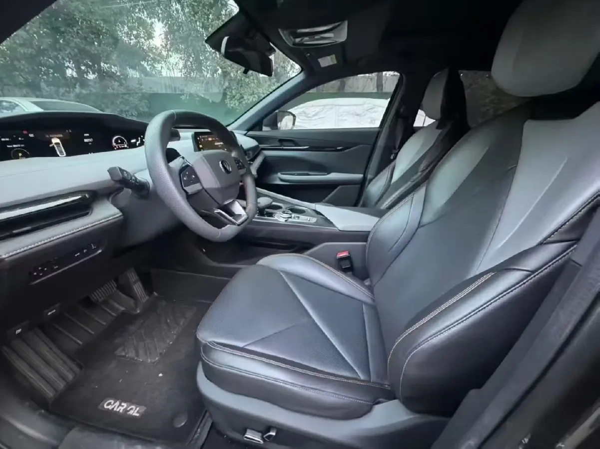 2022 ChangAn UNI-V 1.5T 188HP L4 7DCT,autocango,china used car exporter,china ev exporter,chinese used car exporter,chinese used ev exporter