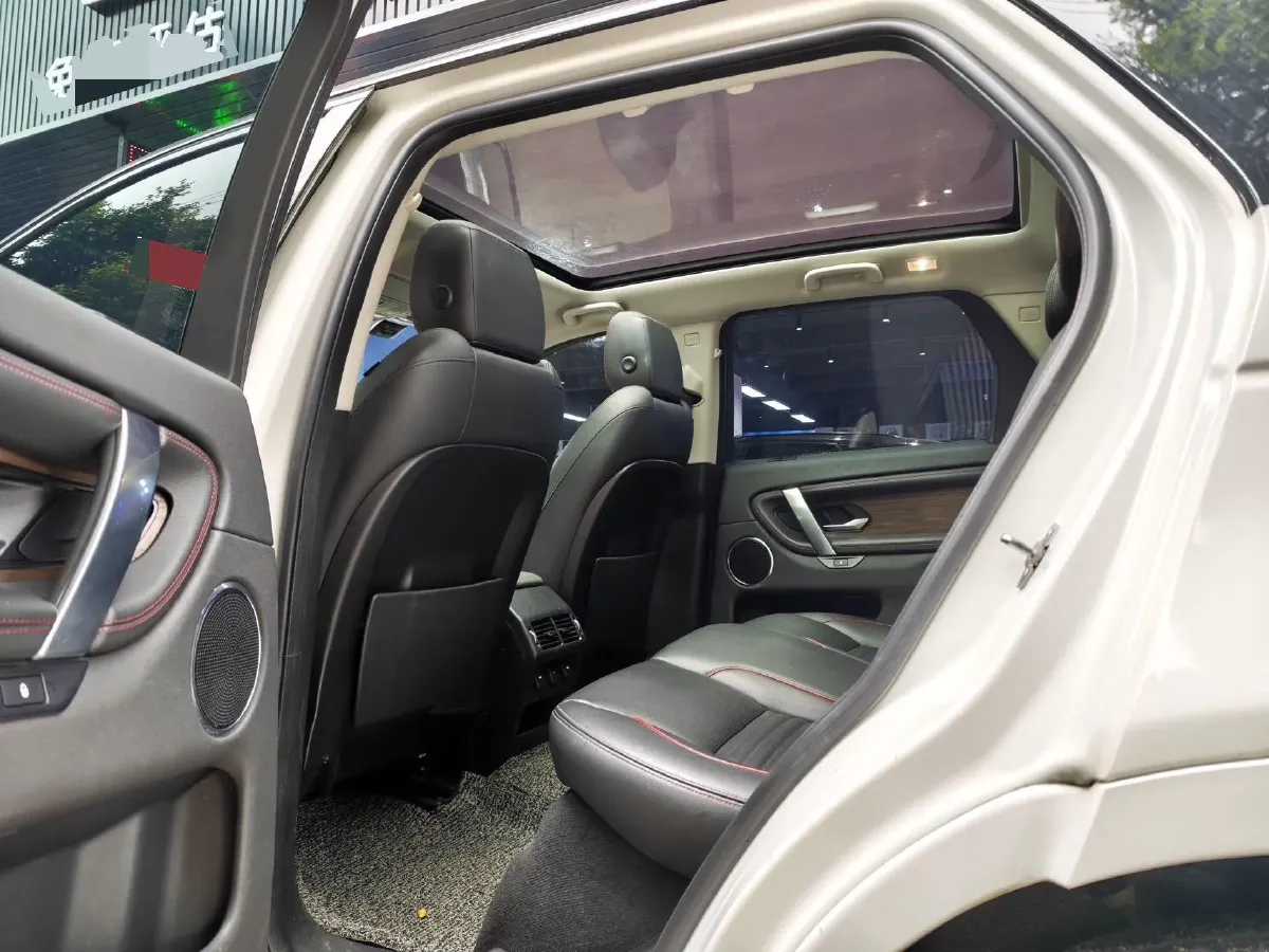 2020 Land Rover Discovery Sport 2.0T 249HP L4 9AT,autocango,china used car exporter,china ev exporter,chinese used car exporter,chinese used ev exporter