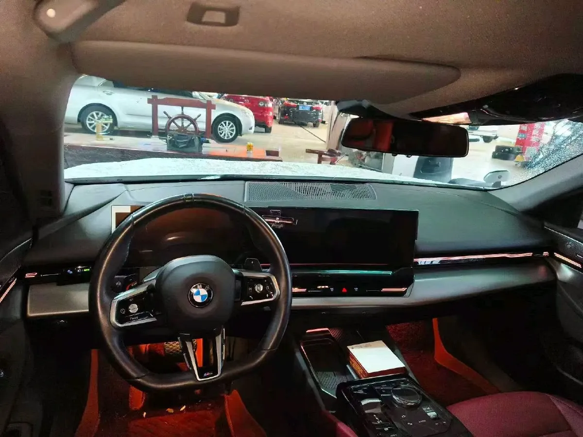 2024 BMW 5 Series 2.0T 190HP L4 8AT,autocango,china used car exporter,china ev exporter,chinese used car exporter,chinese used ev exporter