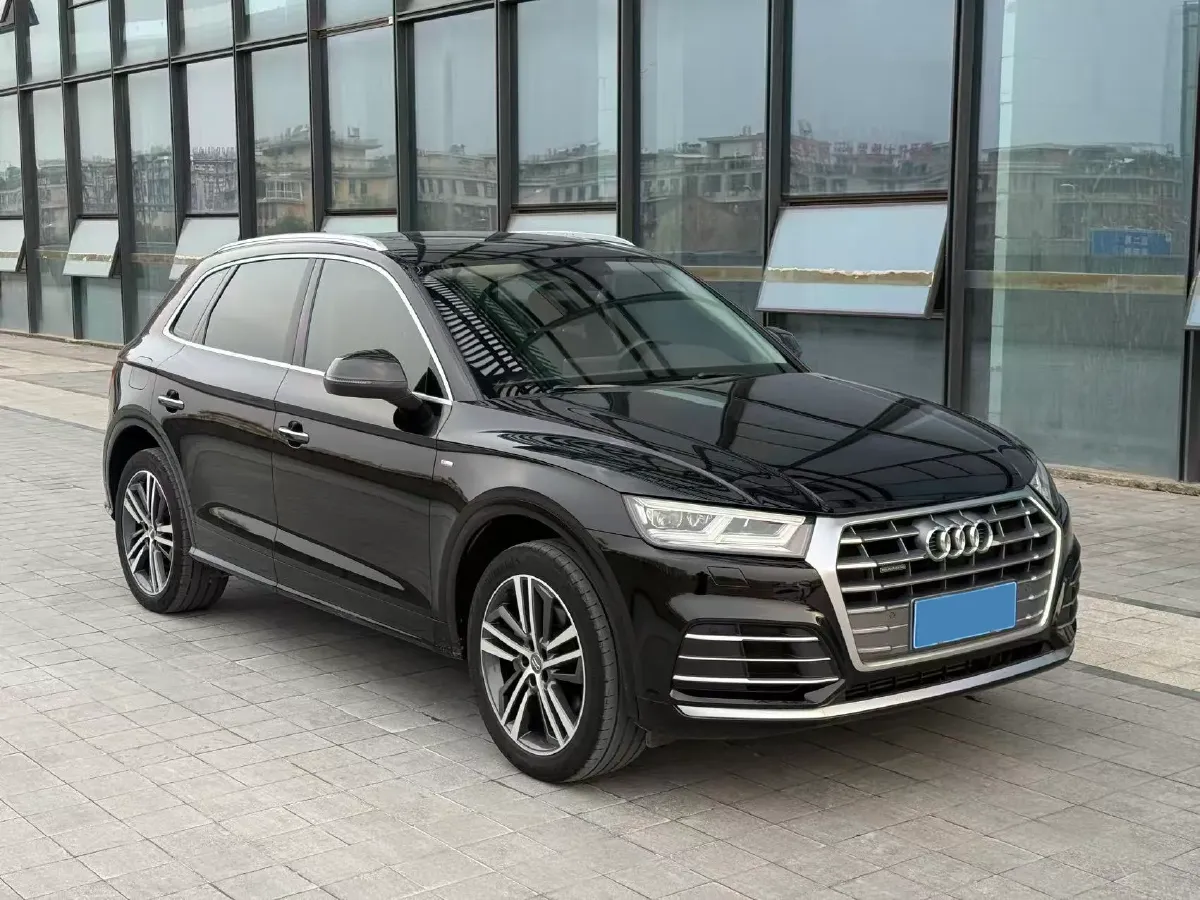 2020 Audi Q5L 2.0T 190HP L4 7DCT,autocango,china used car exporter,china ev exporter,chinese used car exporter,chinese used ev exporter