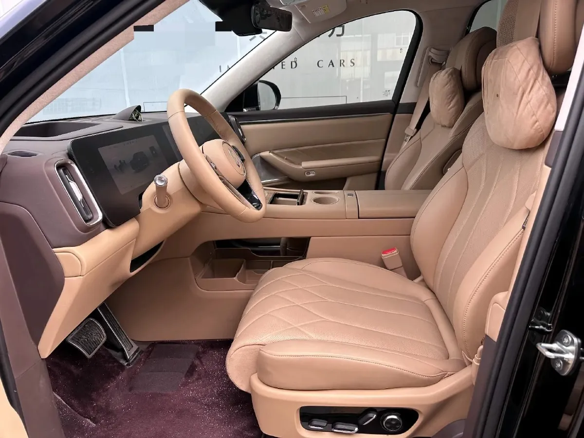 2025 AITO AITO M8 REEV 160HP REEV 53.4KWH,autocango,china used car exporter,china ev exporter,chinese used car exporter,chinese used ev exporter