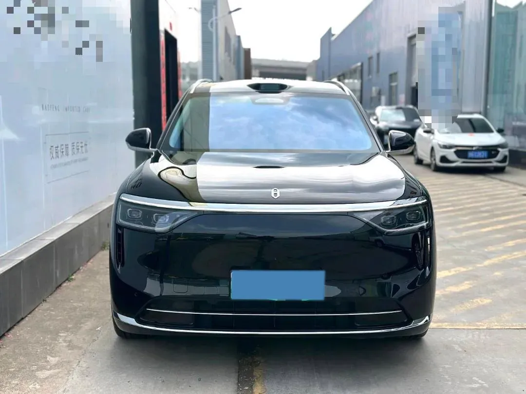 2025 AITO AITO M8 REEV 160HP REEV 53.4KWH,autocango,china used car exporter,china ev exporter,chinese used car exporter,chinese used ev exporter