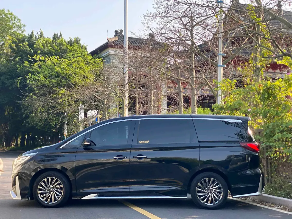 2021 GAC Trumpchi M8 2.0T 252HP L4 8AT,autocango,china used car exporter,china ev exporter,chinese used car exporter,chinese used ev exporter