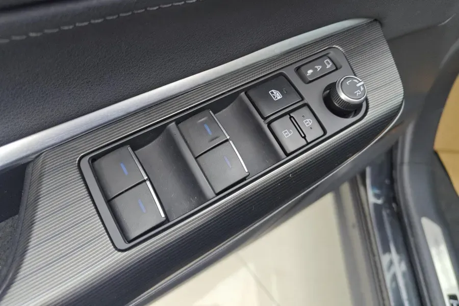 2022 Toyota Harrier 2.0L 171HP L4 CVT,autocango,china used car exporter,china ev exporter,chinese used car exporter,chinese used ev exporter