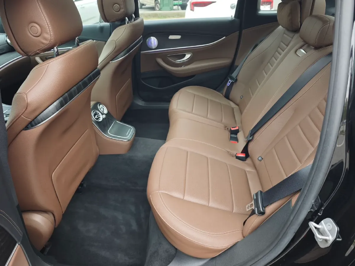 2021 Mercedes-Benz E Class 1.5T 184HP L4 9AT,autocango,china used car exporter,china ev exporter,chinese used car exporter,chinese used ev exporter