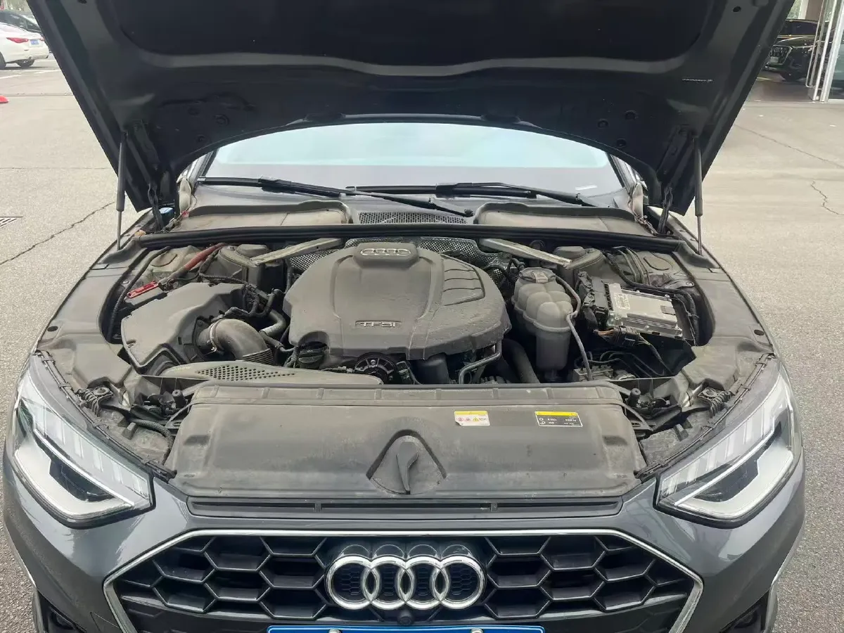 2022 Audi A4L 2.0T 190HP L4 7DCT,autocango,china used car exporter,china ev exporter,chinese used car exporter,chinese used ev exporter