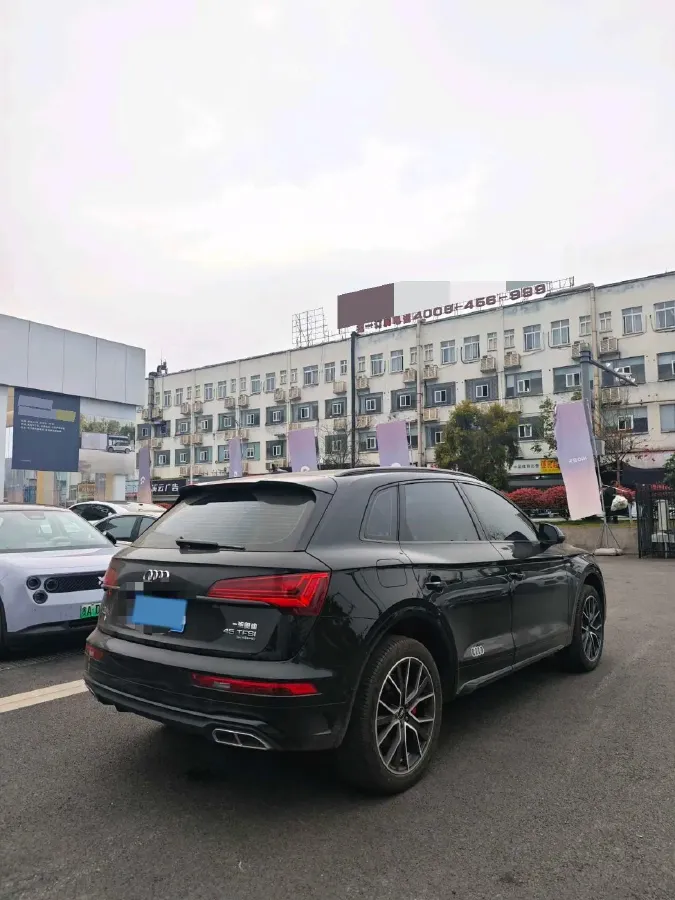 2025 Audi Q5L 2.0T 245HP L4 7DCT,autocango,china used car exporter,china ev exporter,chinese used car exporter,chinese used ev exporter