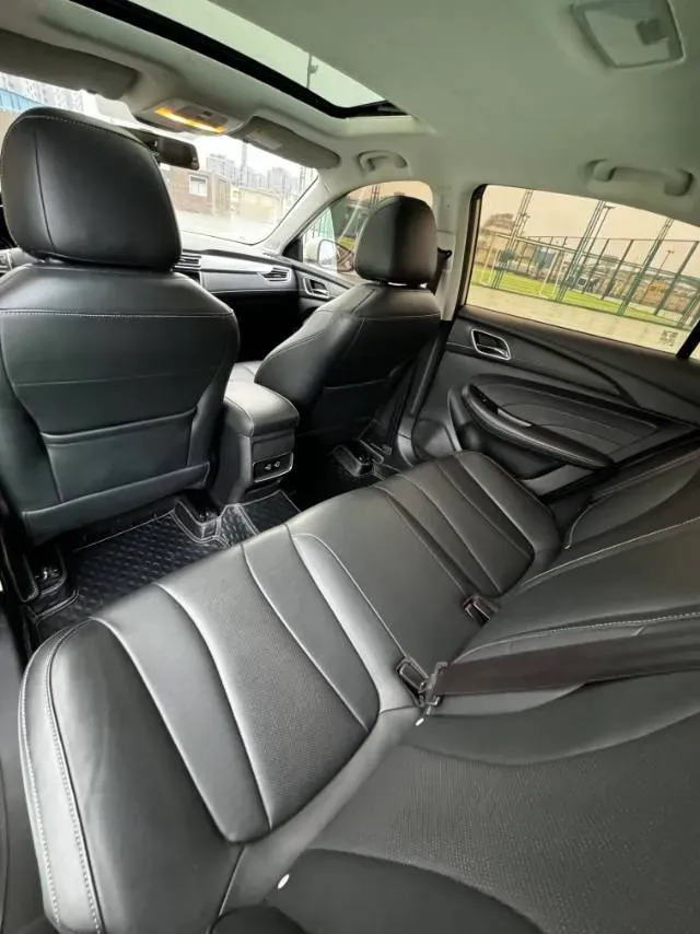 2019 Roewe i5 1.5L 120HP L4 5MT,autocango,china used car exporter,china ev exporter,chinese used car exporter,chinese used ev exporter