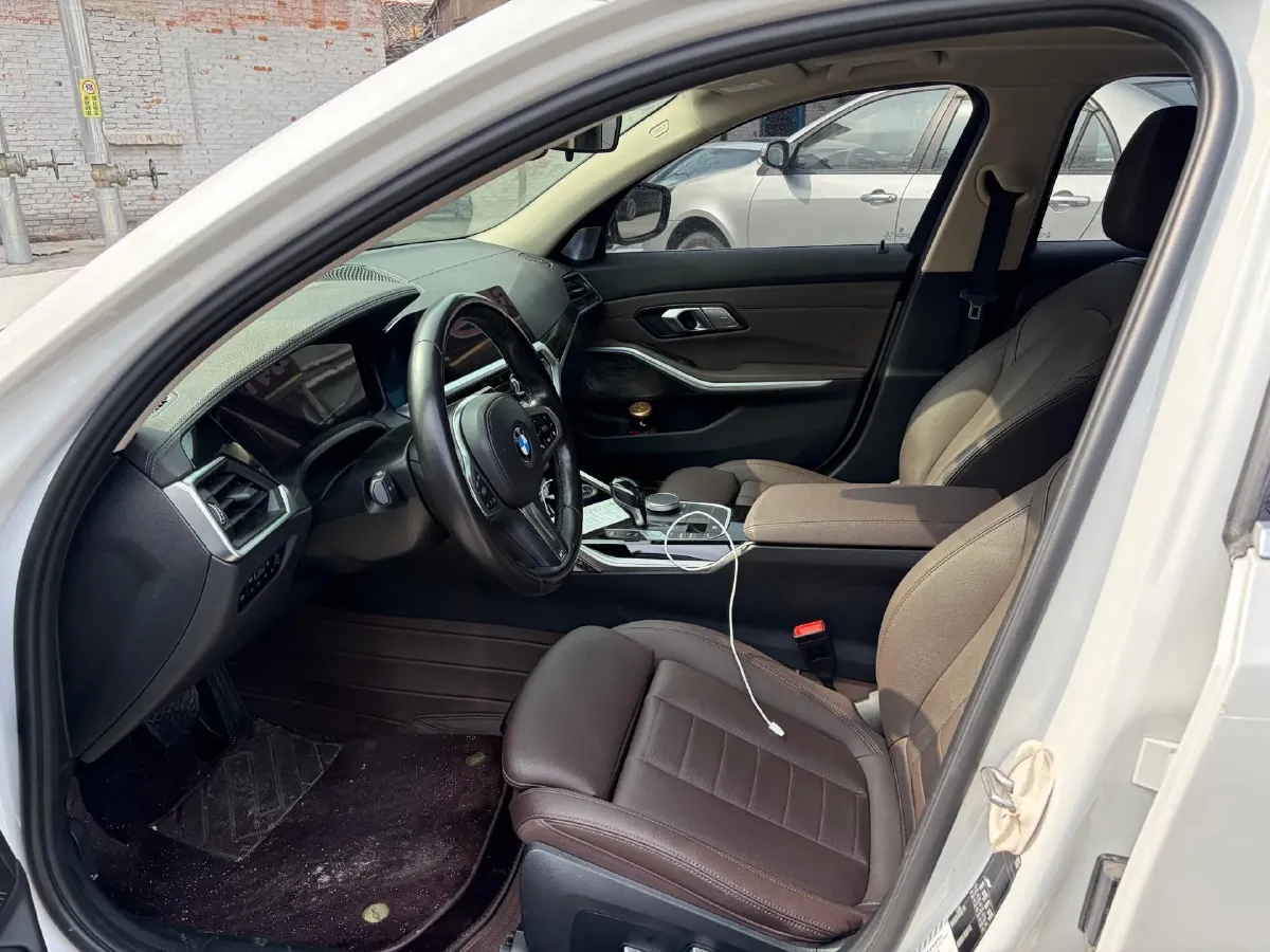 2021 BMW 3 Series 2.0T 156HP L4 8AT,autocango,china used car exporter,china ev exporter,chinese used car exporter,chinese used ev exporter