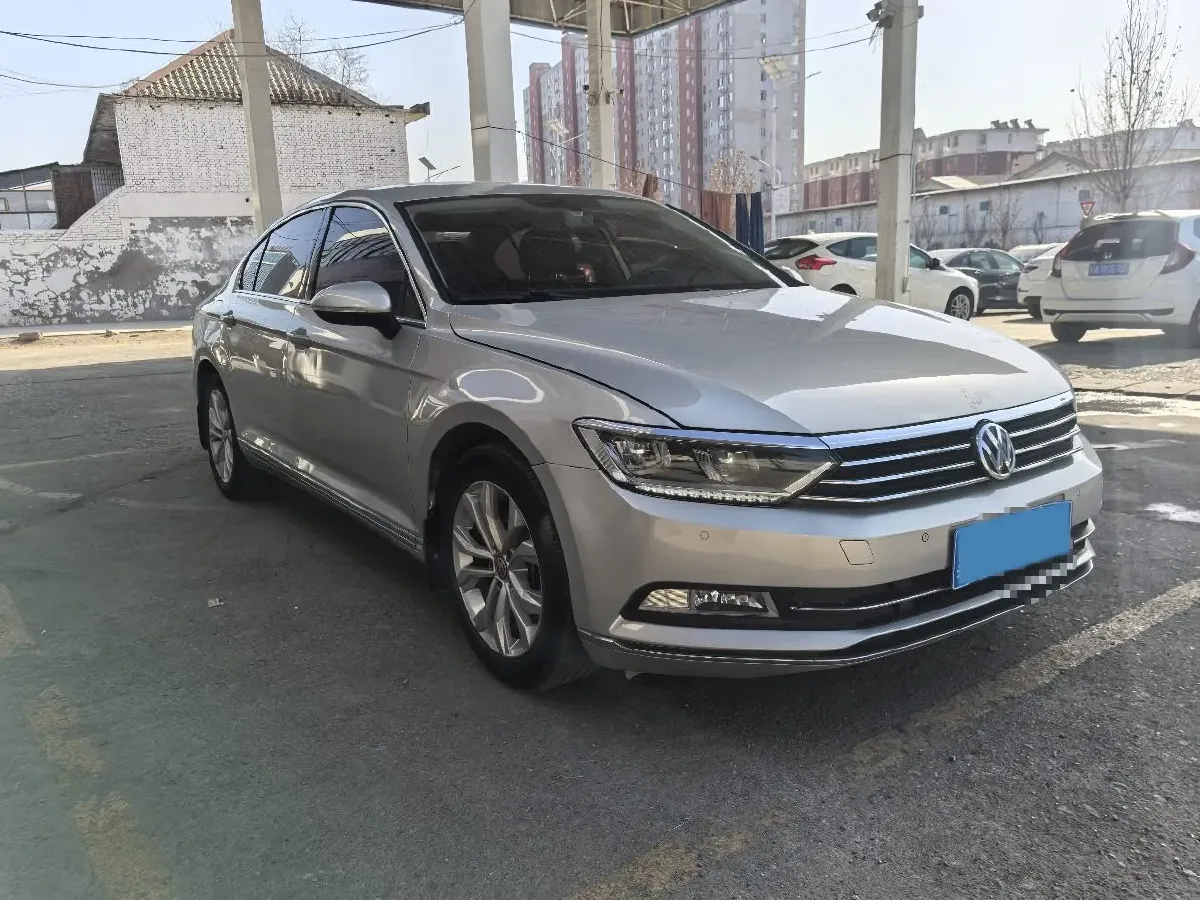 2018 Volkswagen Magotan 1.8T 180HP L4 7DCT,autocango,china used car exporter,china ev exporter,chinese used car exporter,chinese used ev exporter