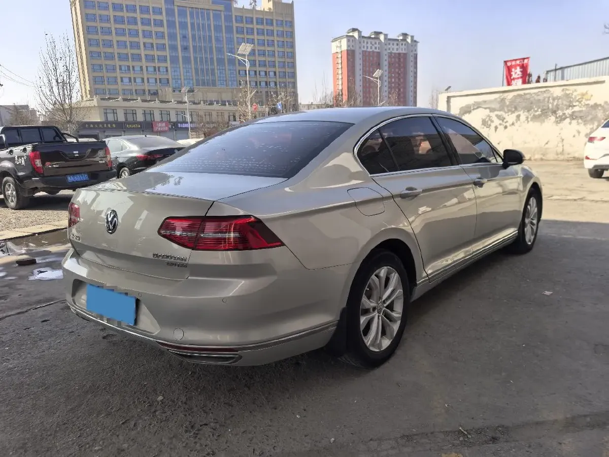 2018 Volkswagen Magotan 1.8T 180HP L4 7DCT,autocango,china used car exporter,china ev exporter,chinese used car exporter,chinese used ev exporter