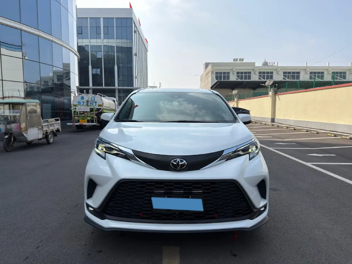 2024 Toyota Granvia 2.5L 189HP L4 E-CVT Hybrid,autocango,china used car exporter,china ev exporter,chinese used car exporter,chinese used ev exporter