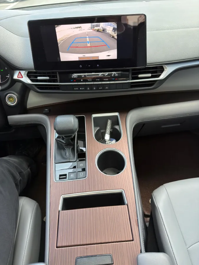 2024 Toyota Granvia 2.5L 189HP L4 E-CVT Hybrid,autocango,china used car exporter,china ev exporter,chinese used car exporter,chinese used ev exporter