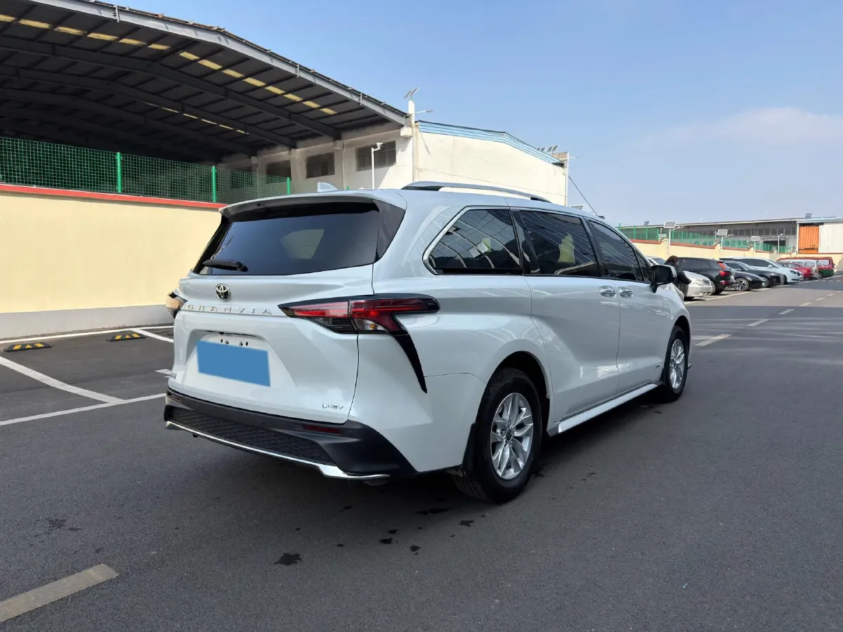 2024 Toyota Granvia 2.5L 189HP L4 E-CVT Hybrid,autocango,china used car exporter,china ev exporter,chinese used car exporter,chinese used ev exporter