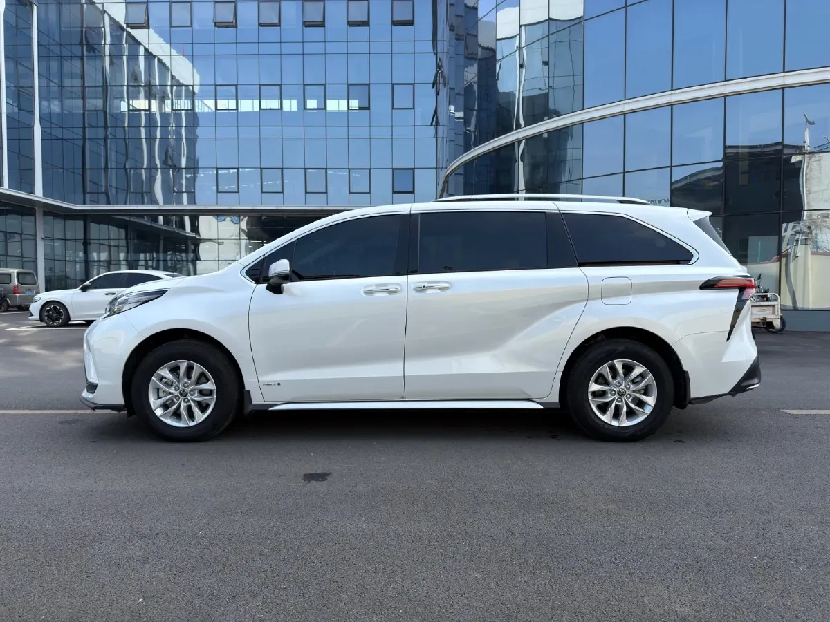 2024 Toyota Granvia 2.5L 189HP L4 E-CVT Hybrid,autocango,china used car exporter,china ev exporter,chinese used car exporter,chinese used ev exporter